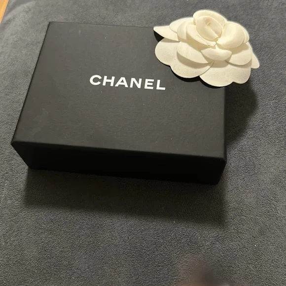 CHANEL Gold Key Holder/ Bag Charm with Quilted Design - Picture 5 of 6